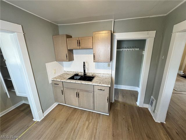 3059 W 111th Street, Cleveland, OH 44111