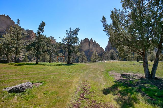 10300 NE Canyons Ranch Drive, Terrebonne, OR 97760