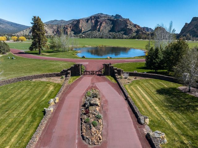 10300 NE Canyons Ranch Drive, Terrebonne, OR 97760