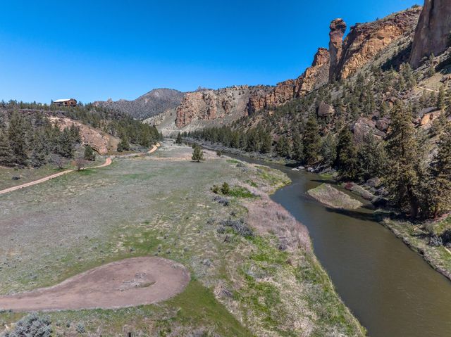 10300 NE Canyons Ranch Drive, Terrebonne, OR 97760