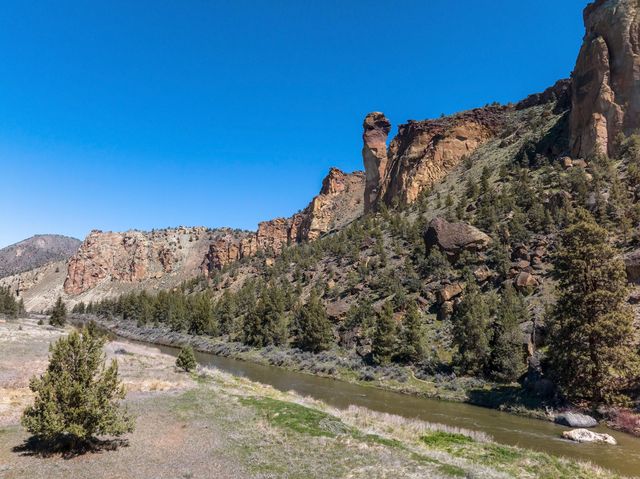 10300 NE Canyons Ranch Drive, Terrebonne, OR 97760