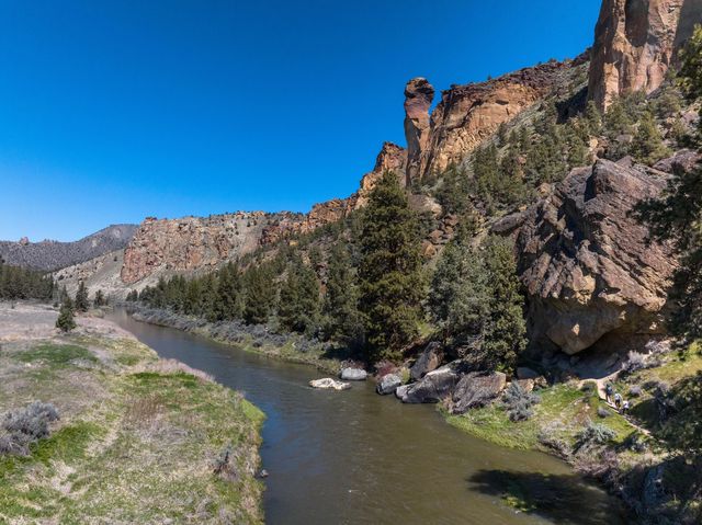 10300 NE Canyons Ranch Drive, Terrebonne, OR 97760