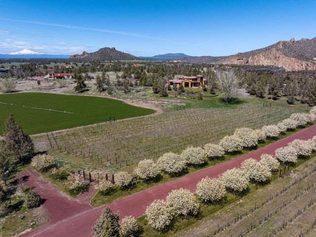 10300 NE Canyons Ranch Drive, Terrebonne, OR 97760