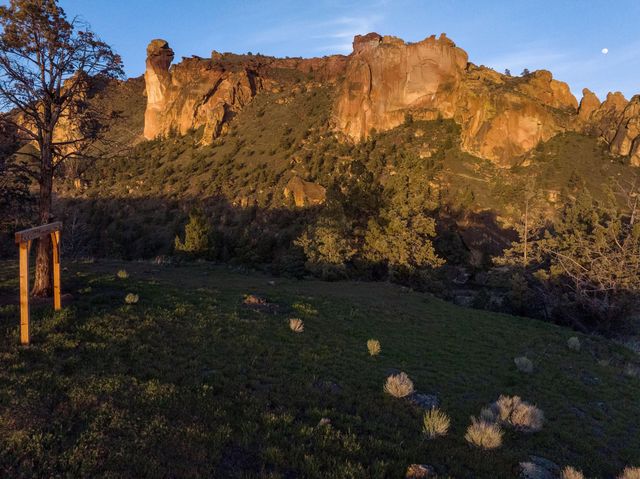 10300 NE Canyons Ranch Drive, Terrebonne, OR 97760