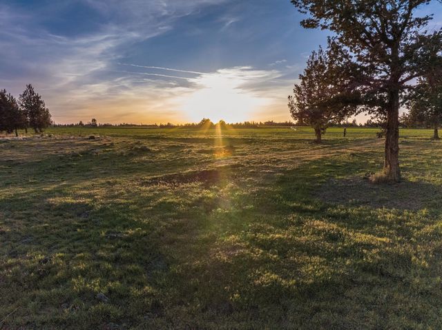 10300 NE Canyons Ranch Drive, Terrebonne, OR 97760