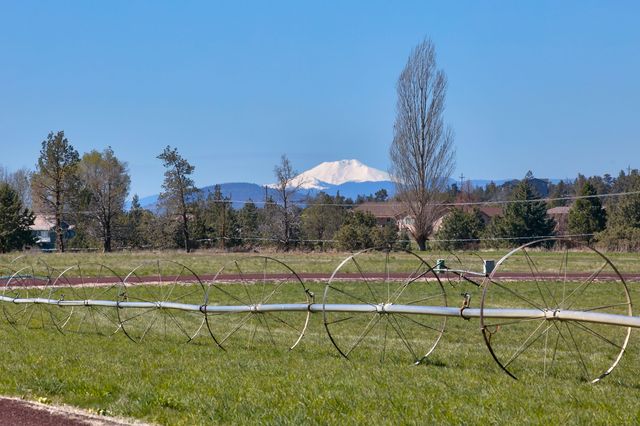 10300 NE Canyons Ranch Drive, Terrebonne, OR 97760