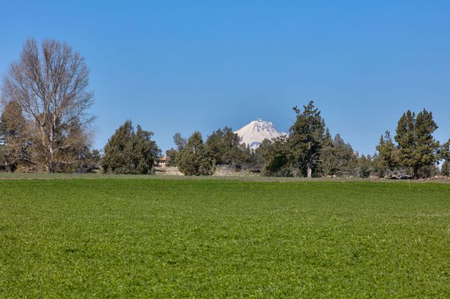 10300 NE Canyons Ranch Drive, Terrebonne, OR 97760