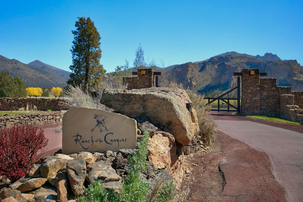 10300 NE Canyons Ranch Drive, Terrebonne, OR 97760