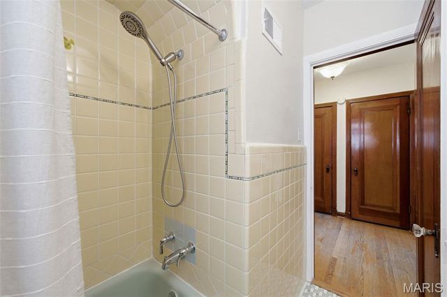 6528 Pernod Avenue, St Louis, MO 63139