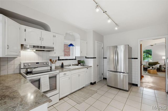 6528 Pernod Avenue, St Louis, MO 63139