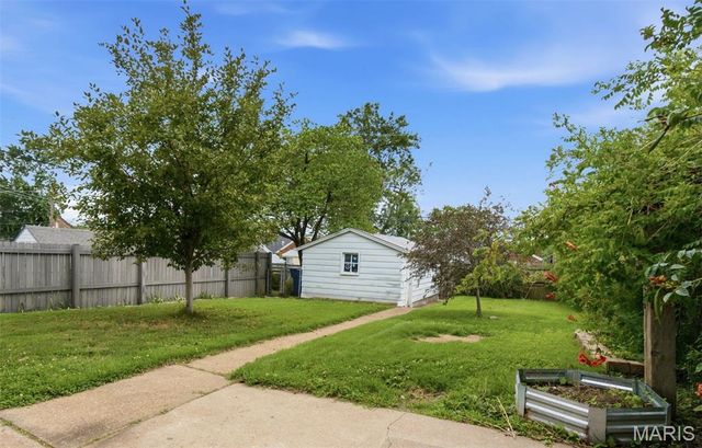6528 Pernod Avenue, St Louis, MO 63139