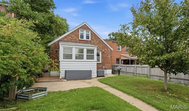 6528 Pernod Avenue, St Louis, MO 63139