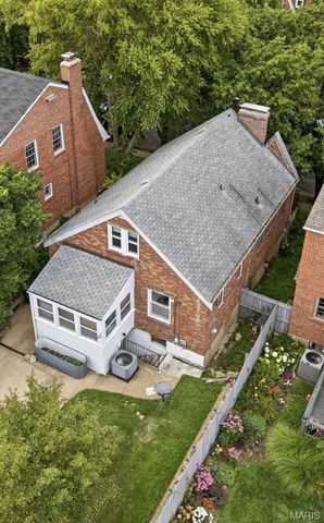 6528 Pernod Avenue, St Louis, MO 63139