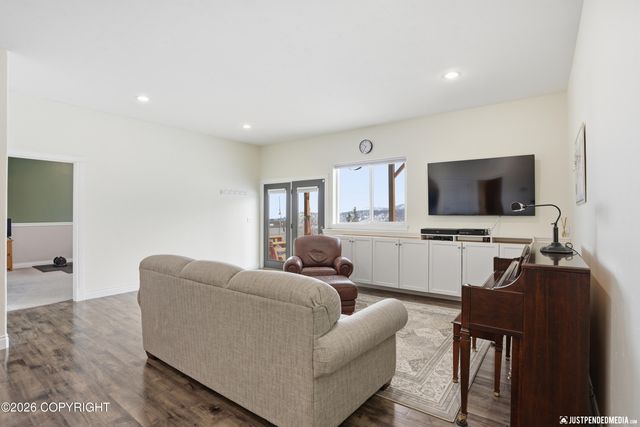 17015 Jacqueline Circle, Anchorage, AK 99516