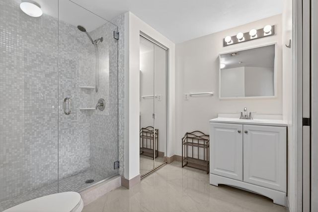 2105 LAVERS Circle 403, Delray Beach, FL 33444