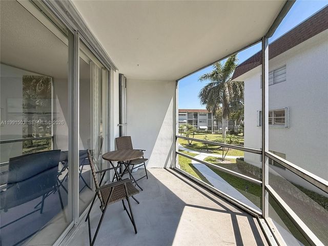 400 SE 10th St 218, Deerfield Beach, FL 33441