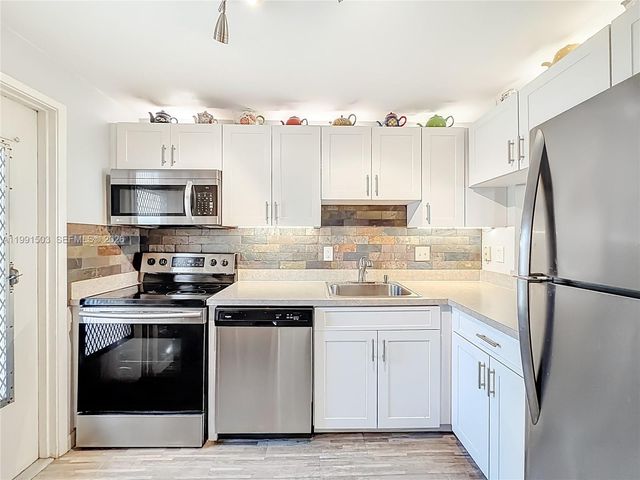 400 SE 10th St 218, Deerfield Beach, FL 33441