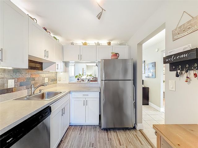 400 SE 10th St 218, Deerfield Beach, FL 33441