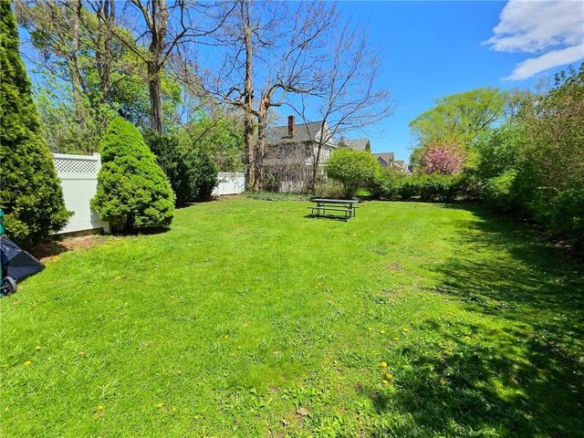 2826 Saint Paul Blvd, Irondequoit, NY 14617