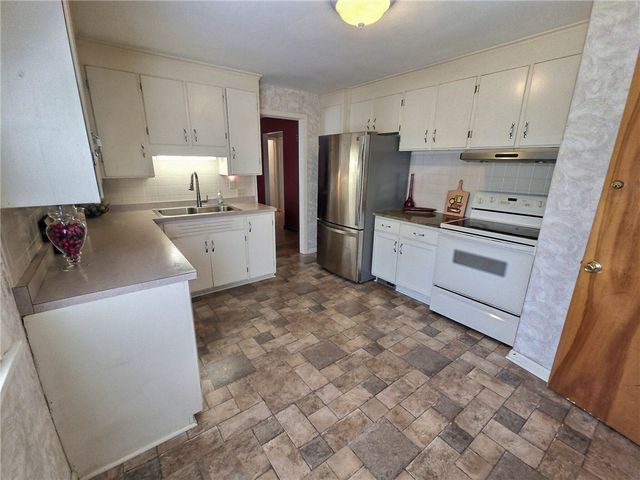 2826 Saint Paul Blvd, Irondequoit, NY 14617
