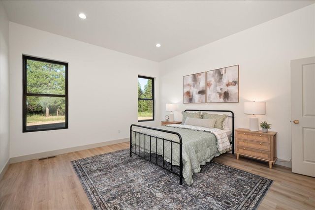41094 N Gray Owl Ln, Deer Park, WA 99006
