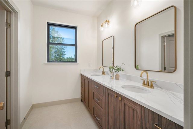 41094 N Gray Owl Ln, Deer Park, WA 99006