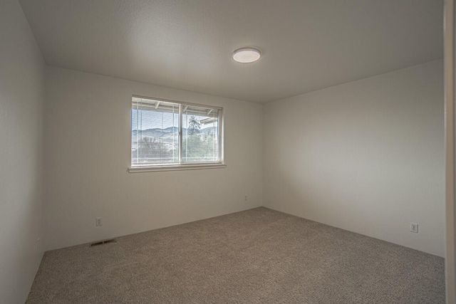 119 Oak Meadows Place, Ashland, OR 97520