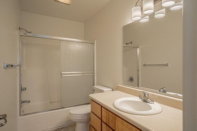 119 Oak Meadows Place, Ashland, OR 97520