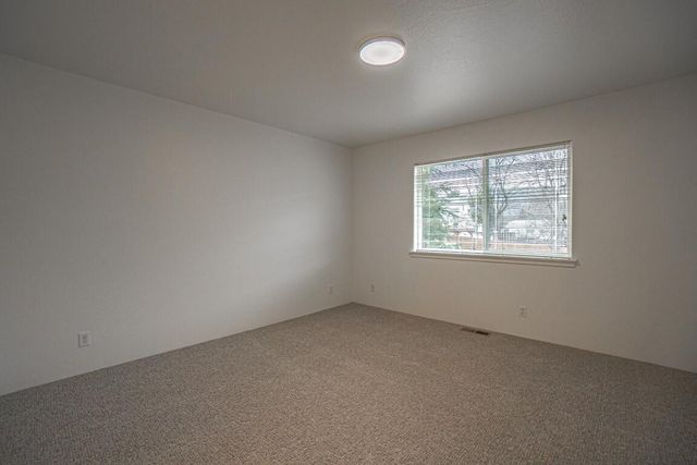 119 Oak Meadows Place, Ashland, OR 97520