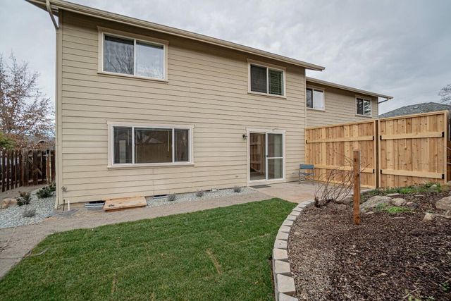 119 Oak Meadows Place, Ashland, OR 97520