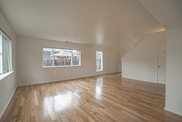 119 Oak Meadows Place, Ashland, OR 97520