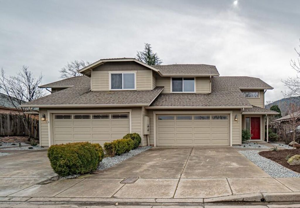 119 Oak Meadows Place, Ashland, OR 97520