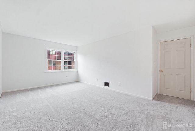 296 Alpine Way, Woodbridge Proper, NJ 07095
