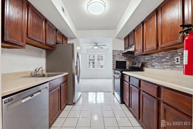 296 Alpine Way, Woodbridge Proper, NJ 07095