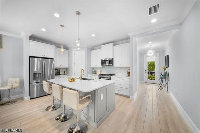 4048 Pegasus WAY, Naples, FL 34120