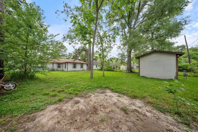 9215 Linda Vista Rd, Houston, TX 77078