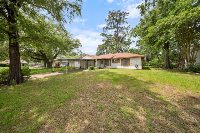 9215 Linda Vista Rd, Houston, TX 77078