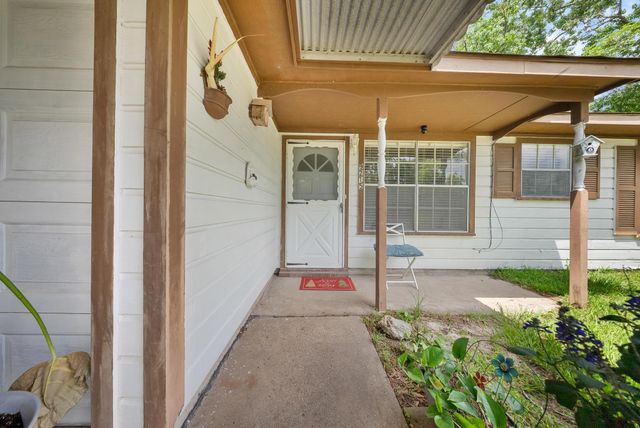 9215 Linda Vista Rd, Houston, TX 77078