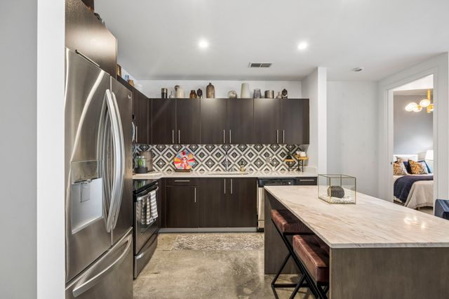 600 12th Ave S Apt 713, Nashville, TN 37203