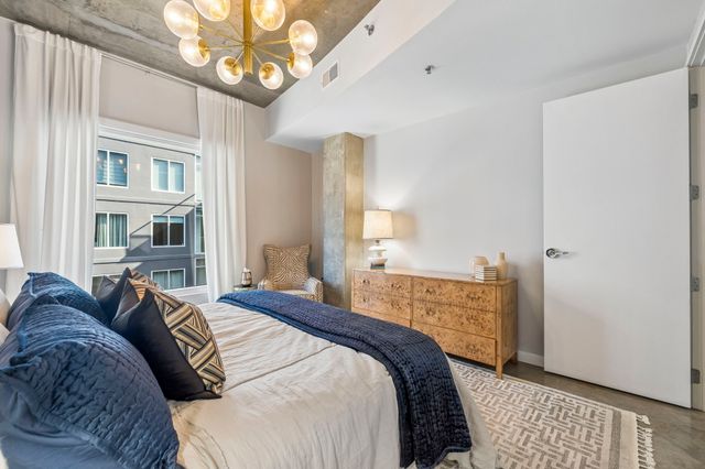 600 12th Ave S Apt 713, Nashville, TN 37203