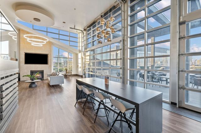 600 12th Ave S Apt 713, Nashville, TN 37203