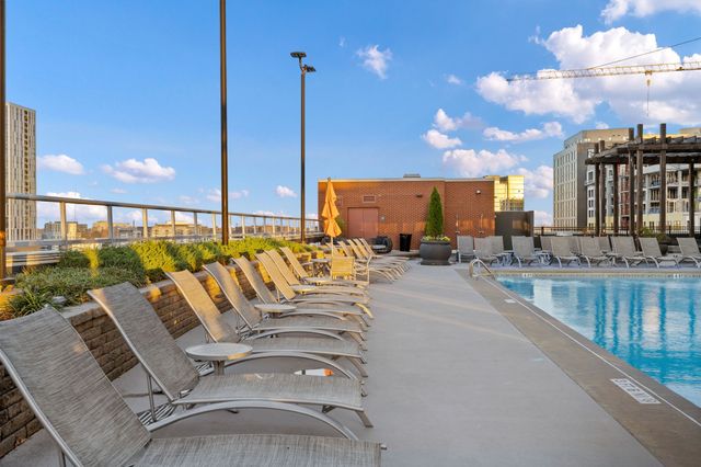 600 12th Ave S Apt 713, Nashville, TN 37203
