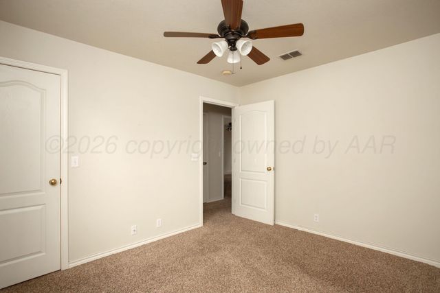 5705 FOXCROFT Drive, Amarillo, TX 79109