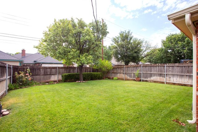 5705 FOXCROFT Drive, Amarillo, TX 79109