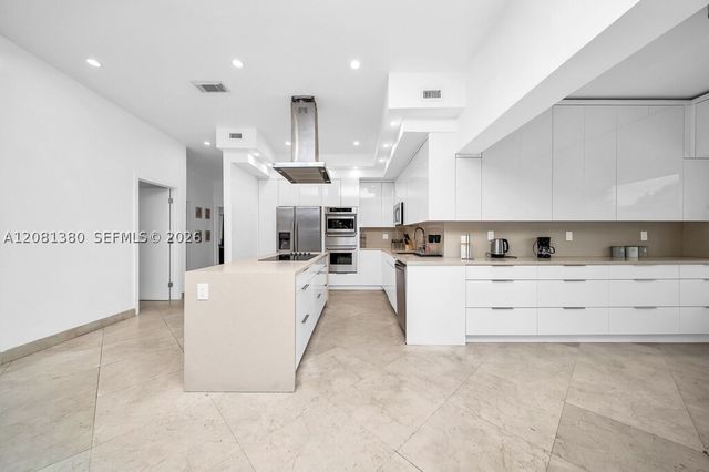19900 NE 21st Ave, Miami, FL 33179