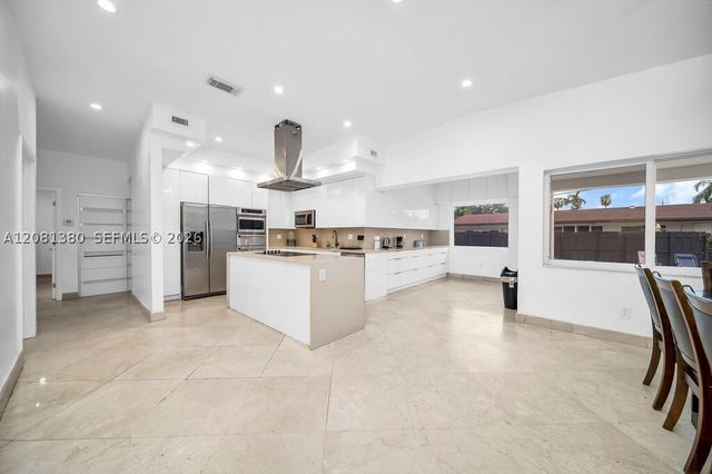 19900 NE 21st Ave, Miami, FL 33179