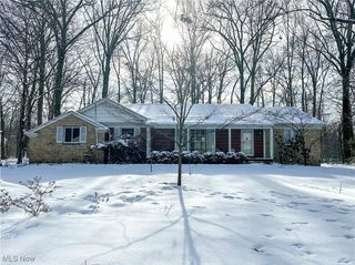 706 Shadowood Lane SE, Howland, OH 44484