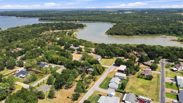 288 Clayton Drive, Pottsboro, TX 75076