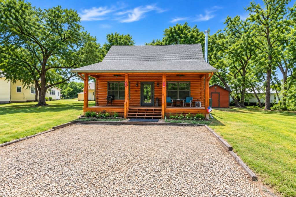 288 Clayton Drive, Pottsboro, TX 75076