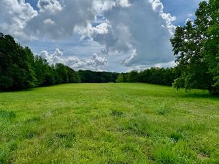 8 Westside Dr, Tullahoma, TN 37388